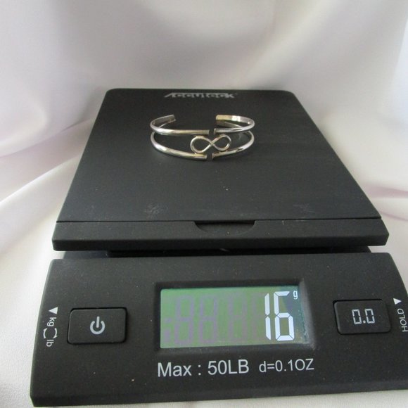 Vintage 1970's Eternity Symbol Silver Bracelet - Picture 5 of 5